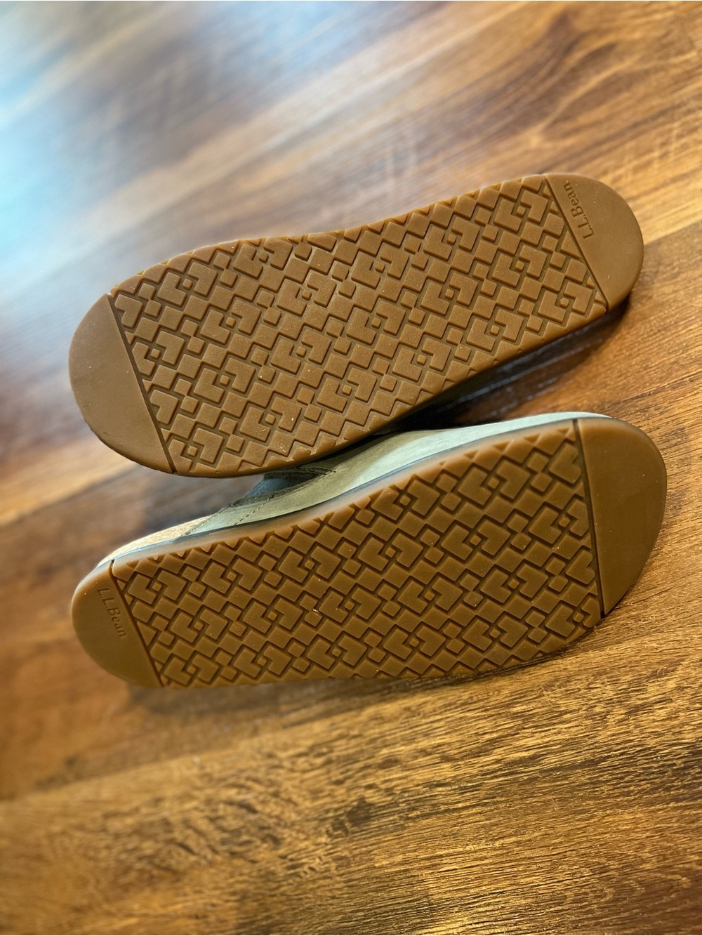 L.L. Bean Women’s Go Anywhere Clogs Olive Leather - Picture 4 of 12